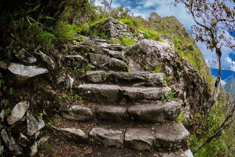 How Long Does it Take to Hike Huayna Picchu: A Comprehensive Guide