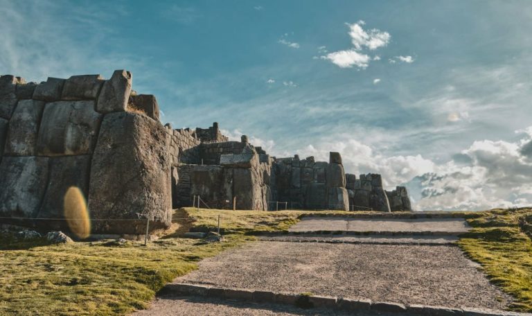 Sacsayhuamán: A Majestic Citadel in the Heart of the Andes