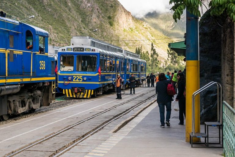 Ollantaytambo Station: A Gateway to Inca Splendor and Scenic Adventures