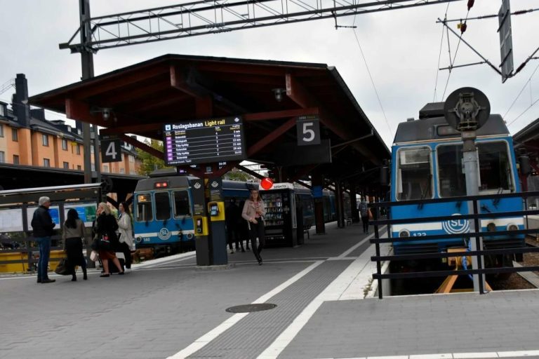 Poroy Train Station: Gateway to the Andean Highlands