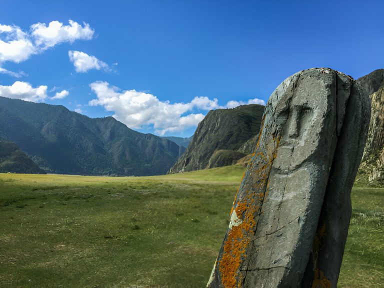 Discovering the Mountain with a Face: Peruways Takes You to Apukunaq Tianan