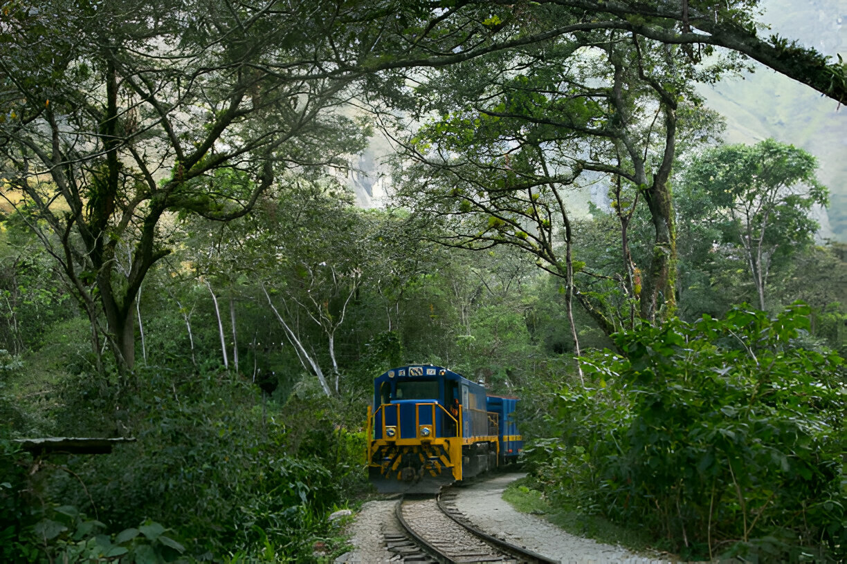 Exploring Peru by Train: Cusco to Aguas Calientes - Peruways