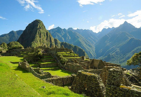 Exploring Machu Picchu’s Elevation: Tips and Tours with Peruways