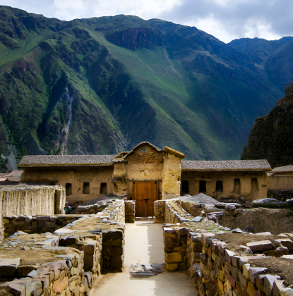 Peruways’ Exploration of Ollantaytambo Town