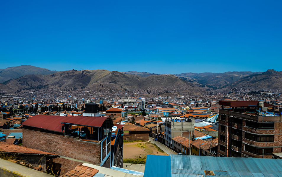 Experience Authenticity: Exploring Homes Near Machu Picchu