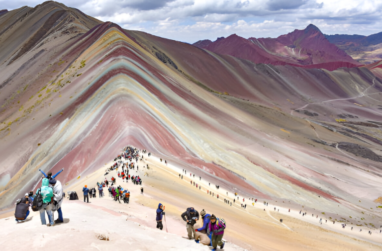 Explore the Stunning Beauty of the Mountain of Seven Colors