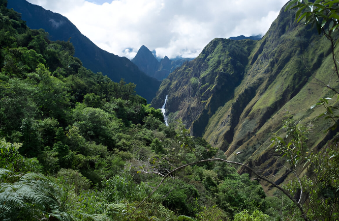 Unveiling the Majesty of Machu Picchu Mountains