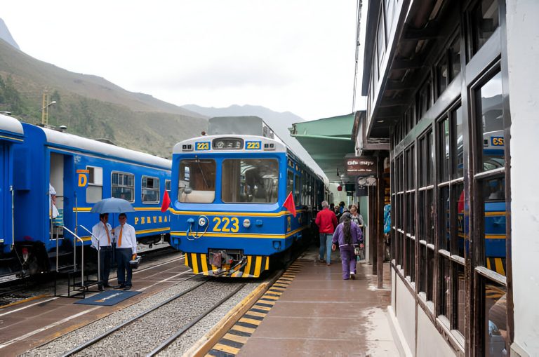 Ollantaytambo Train Station: Your Gateway to Machu Picchu: An Exploration