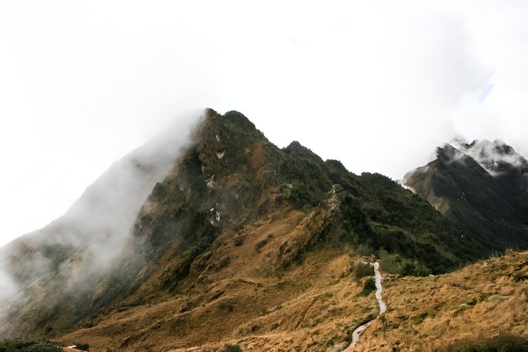 A Traveler’s Guide to Understanding the Elevation of Machu Picchu