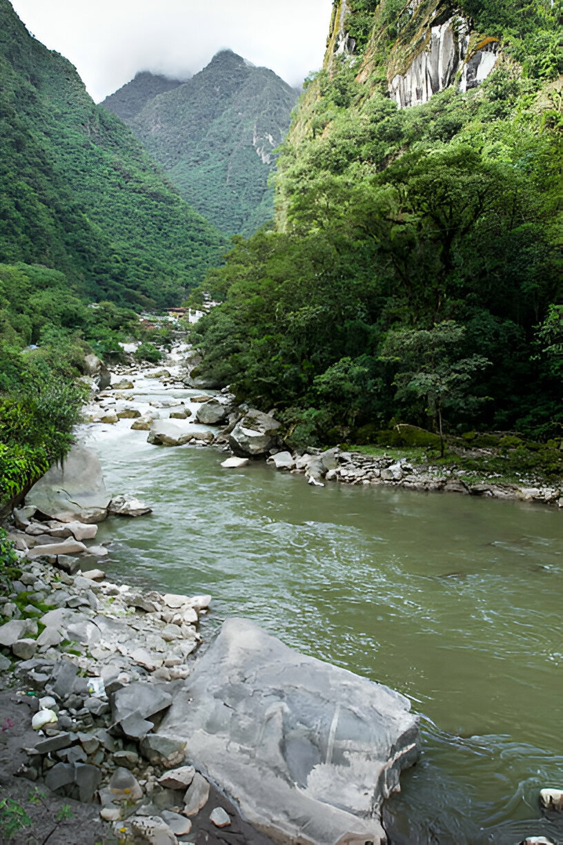 Aguas-Calientes-Machu-Picchu