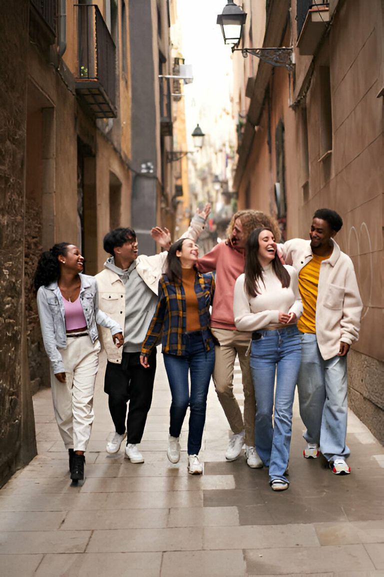 How to Make Friends While Traveling Solo