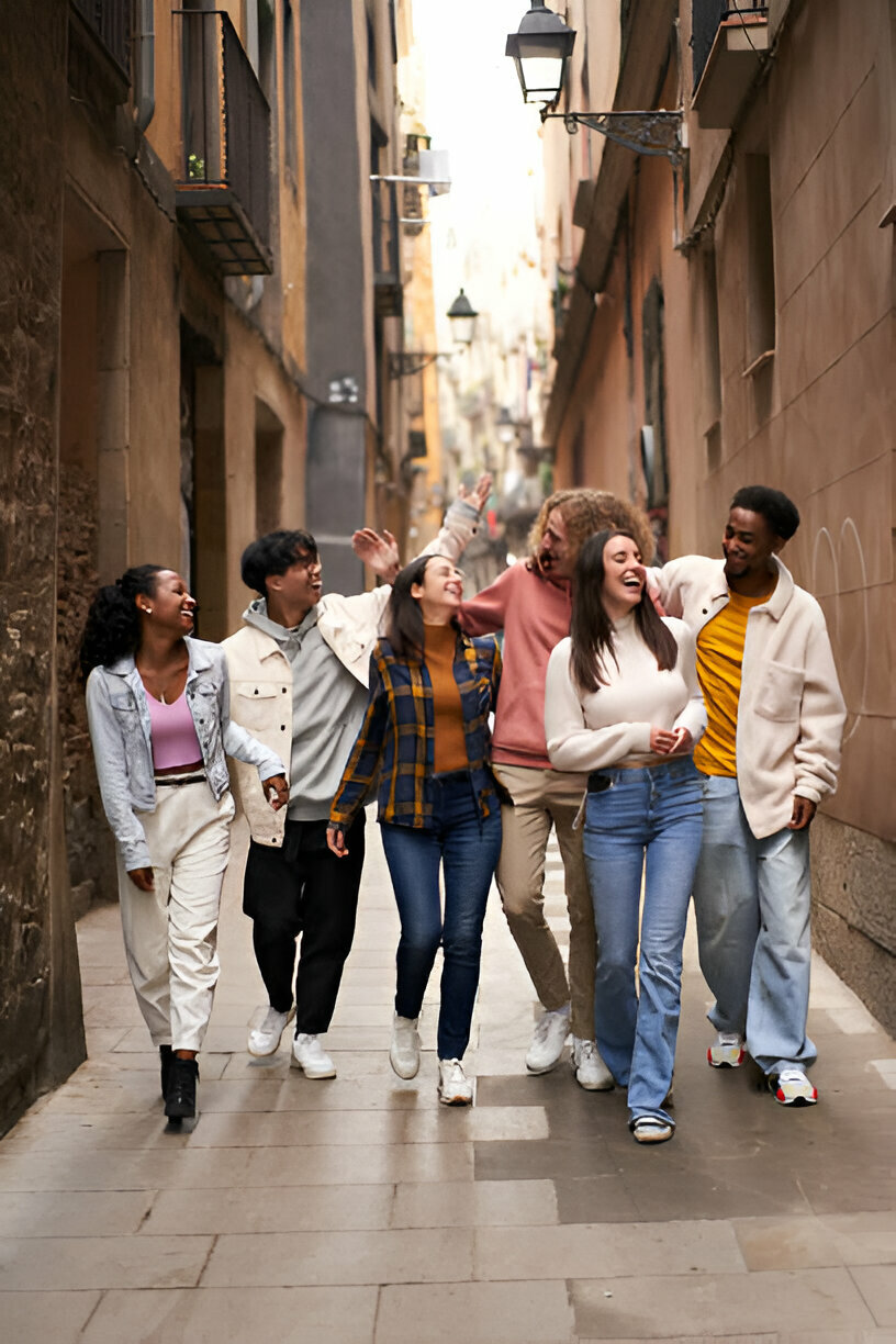 How to Make Friends While Traveling Solo