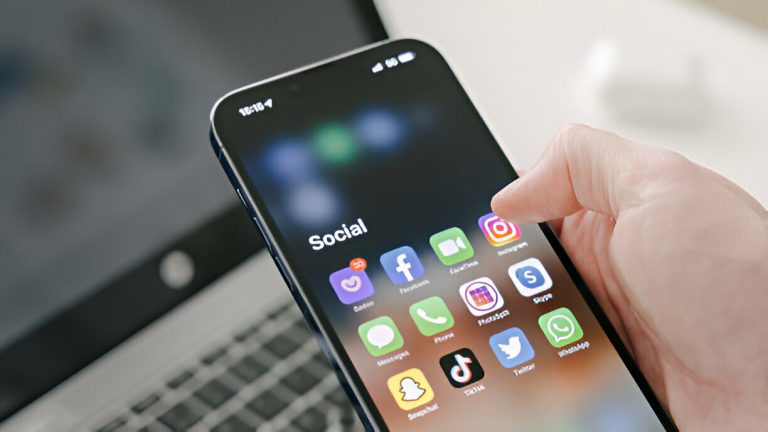 Best Travel Apps and Websites to Make Your Trip Stress-Free in 202