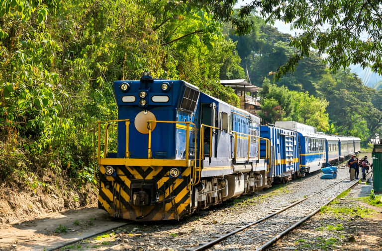 The Scenic Train Journey from Ollantaytambo to Machu Picchu