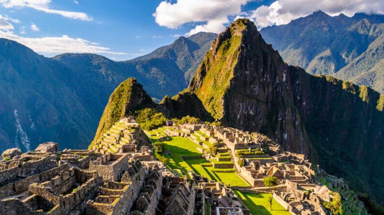 I Am a Foreigner Residing in Peru, Can I Get a Discount?