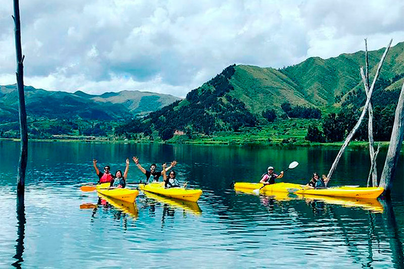 Paddleboarding at Piuray Lagoon: A Sacred Valley Adventure