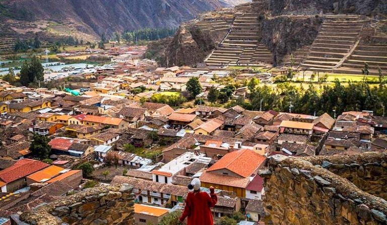 Discover Chinchero: Traditional Village in the Sacred Valley