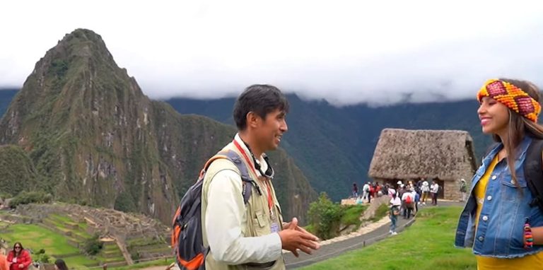 How Much Does the Service of a Tour Guide Cost?