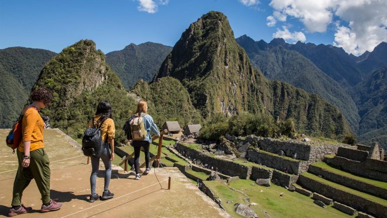 Can I Hike the Inca Trail Without a Guide?