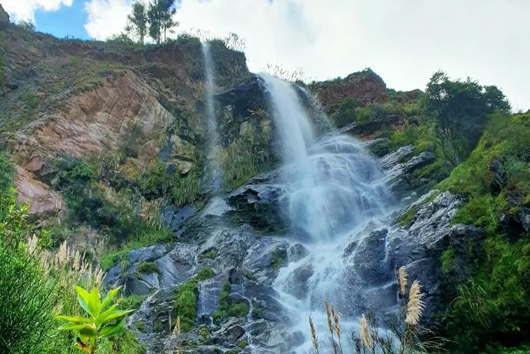 Explore Arin Waterfalls: A Hidden Gem in the Sacred Valley