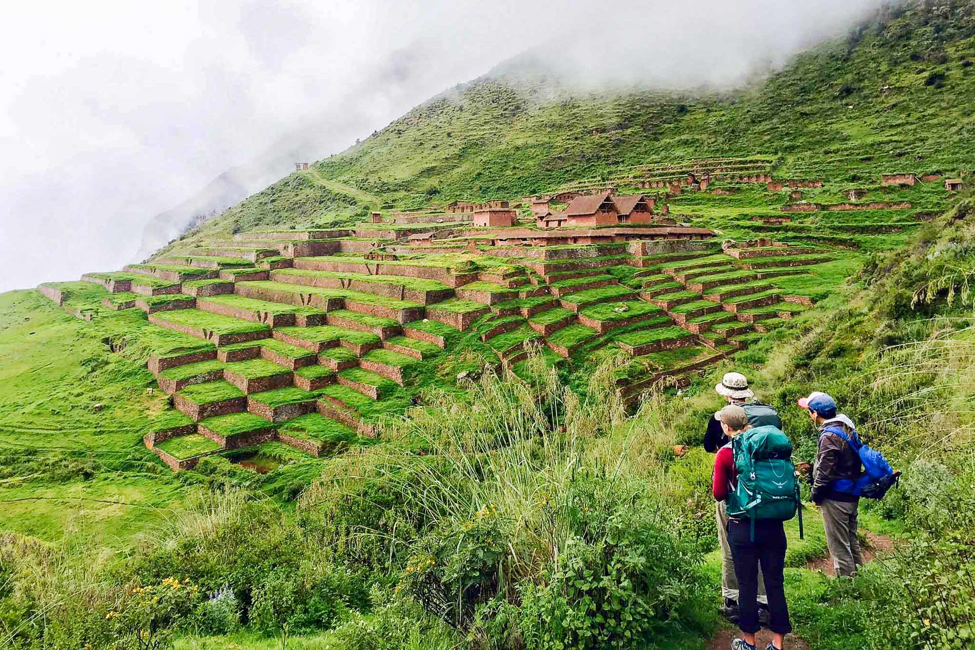 Hike Guide to Huchuy Qosqo from Tambomachay - Peruways