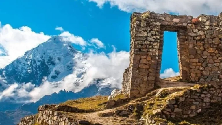 Intipunku: The Sun Gate of Ollantaytambo