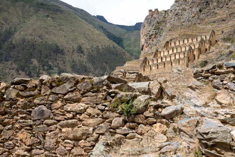 Discover the Fortress of Pinkuylluna in Ollantaytambo